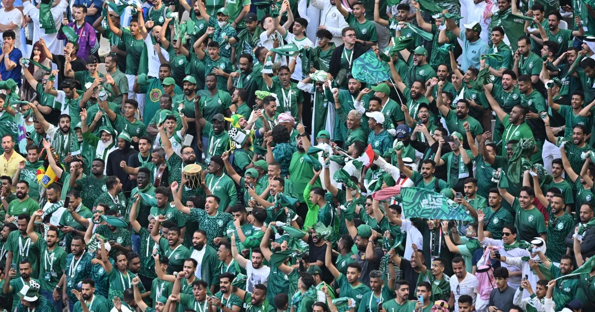 شعار كأس العالم 2034: قصة الأشرطة الملونة وما ينتظر الشعار الرسمي - صقر الجزيرة