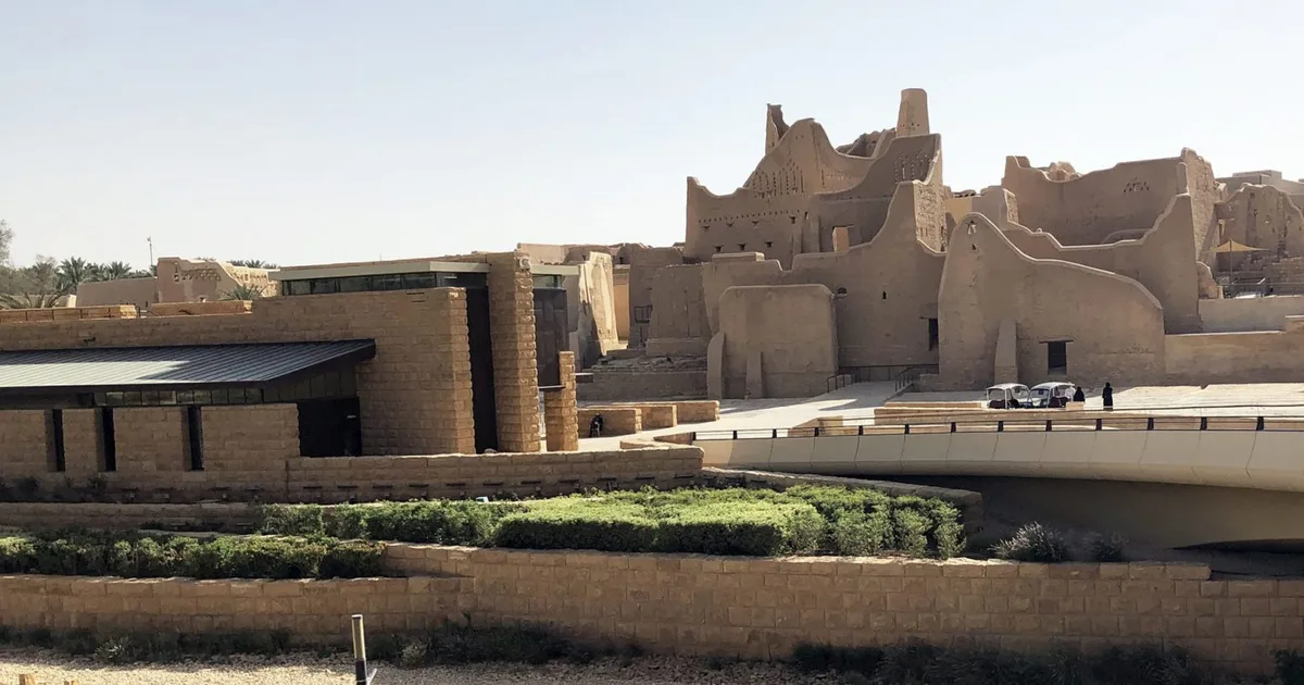 ما هي أبرز مشاريع الترميم في جدة والدرعية؟