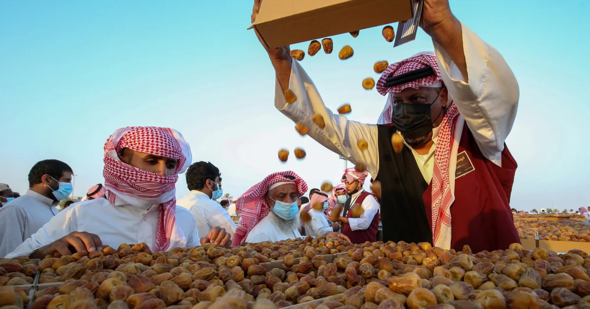 ما هي أهمية الصناعات الغذائية السعودية في تحقيق الأمن الغذائي؟