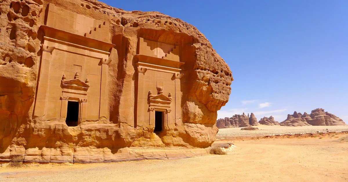 ما هي أبرز المواقع الأثرية التي يتم ترميمها في السعودية؟