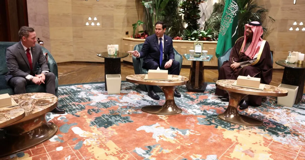 لماذا تُعدّ خدمة القضايا العربية نهجاً سعودياً ثابتاً؟
