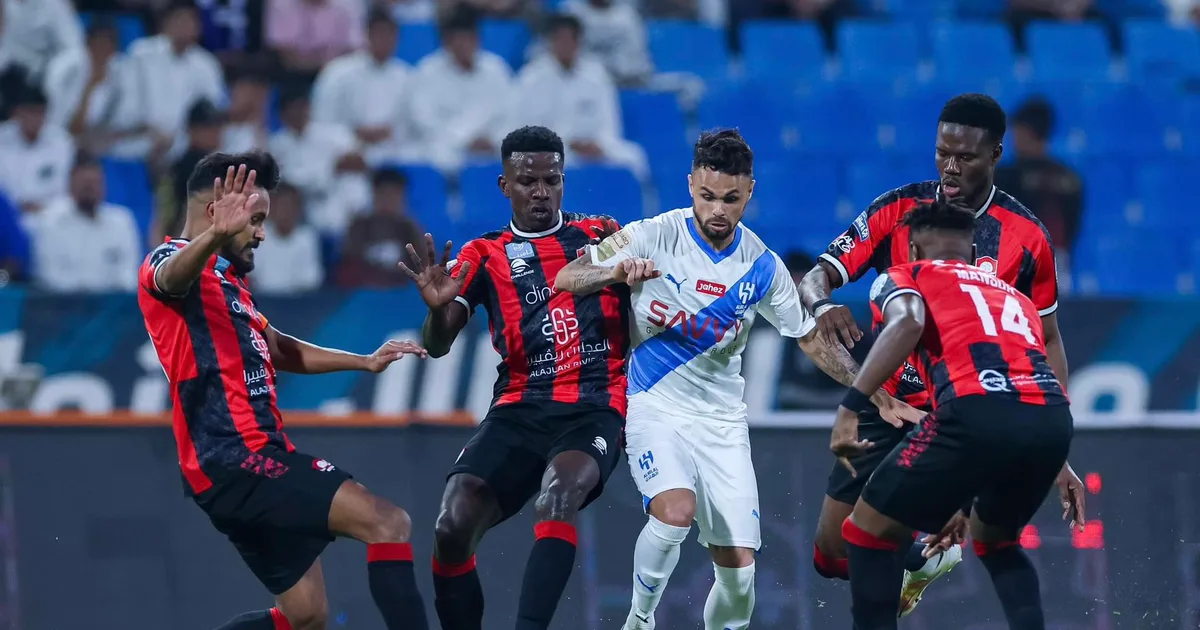 كيف تعامل الجهاز الفني للهلال مع غياب الحربي؟