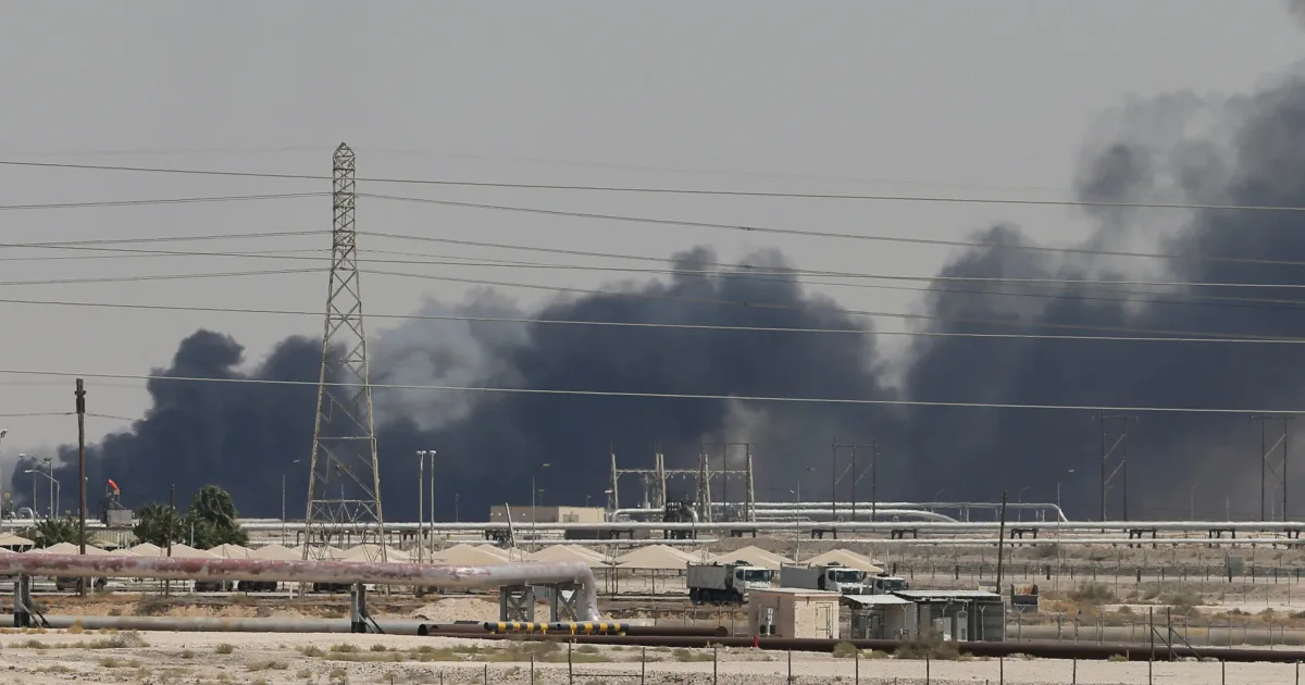إصابة مقيم وتضرر مصلى في عسير: ماذا كشف الدفاع المدني عن الصاروخ الحوثي؟ - صقر الجزيرة