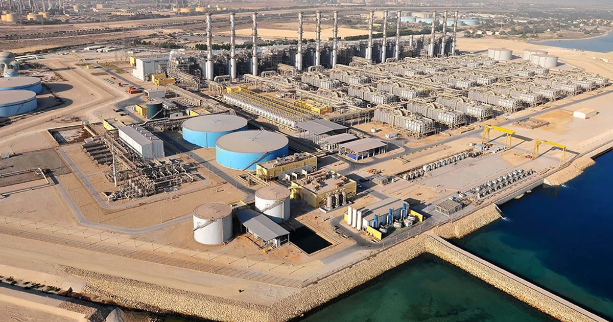 تحلية المياه بالطاقة الشمسية في السعودية: مشروع ضخم لمواجهة ندرة المياه وتقليل البصمة الكربونية