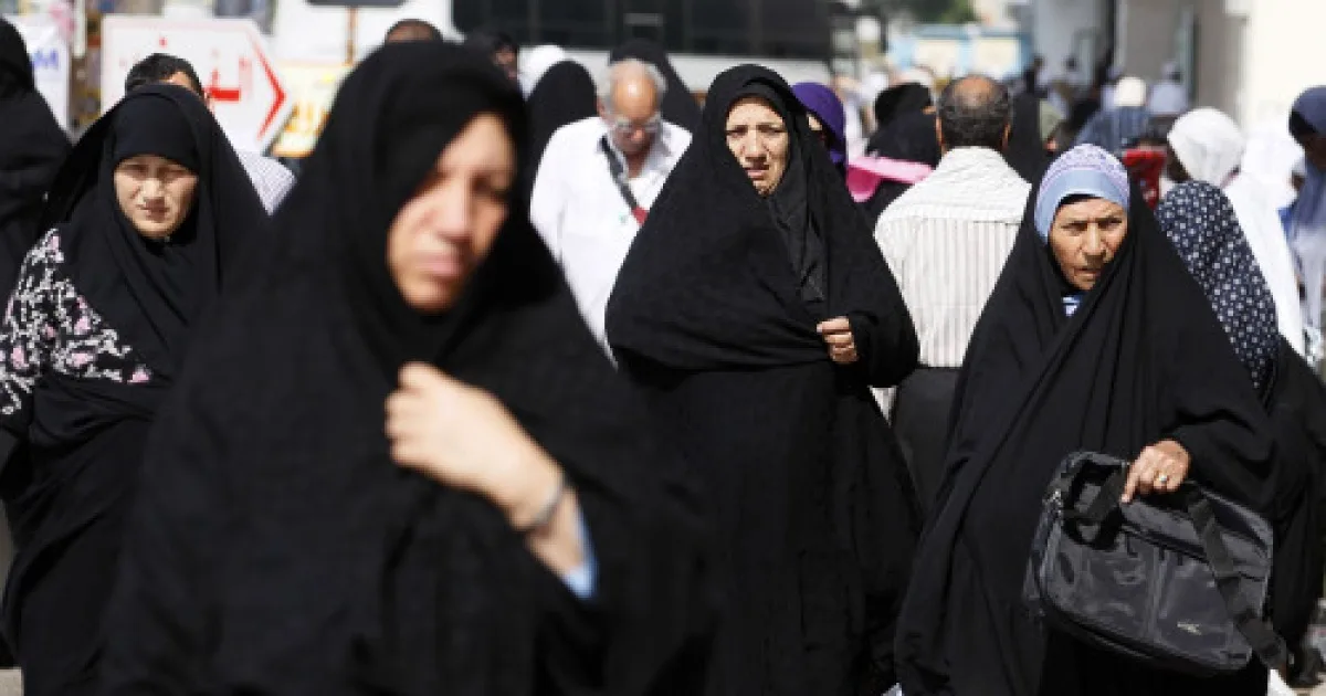 الزواج المبكر في السعودية: تحولات اجتماعية وتحديات قانونية وأثرها على الأسرة والمجتمع