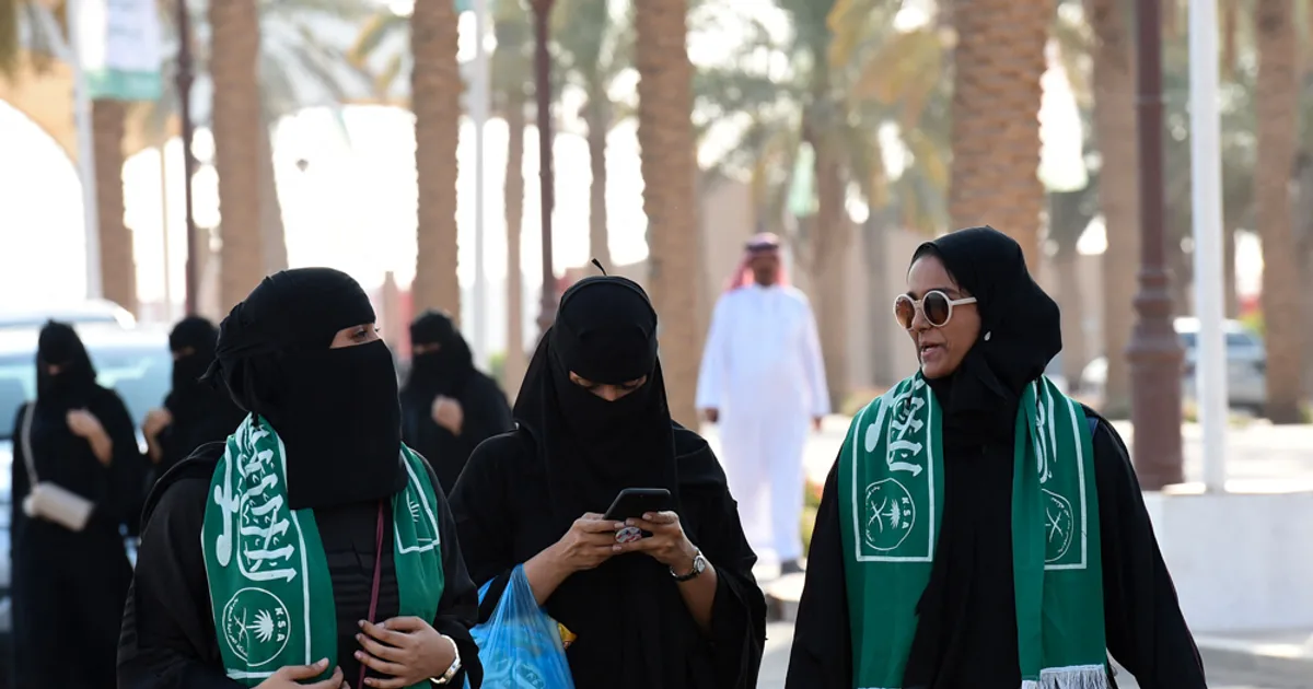 برامج تمهير: هل نجحت في توظيف الخريجين السعوديين؟ تقييم فعالية التدريب على رأس العمل