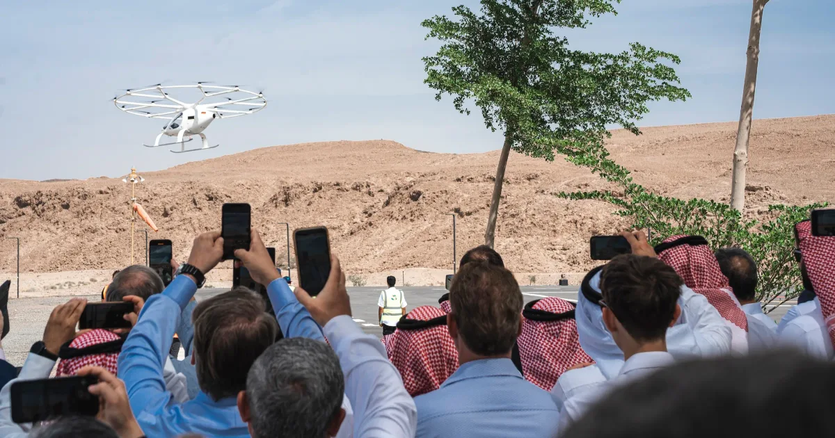 إطلاق أول سيارة طائرة سعودية الصنع في 2026: اختبارات تجريبية في نيوم