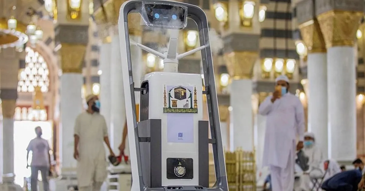 الذكاء الاصطناعي في إدارة الحج 2026: أنظمة ذكية لتنظيم الحشود وتوجيه الحجاج وتوفير الخدمات اللوجستية