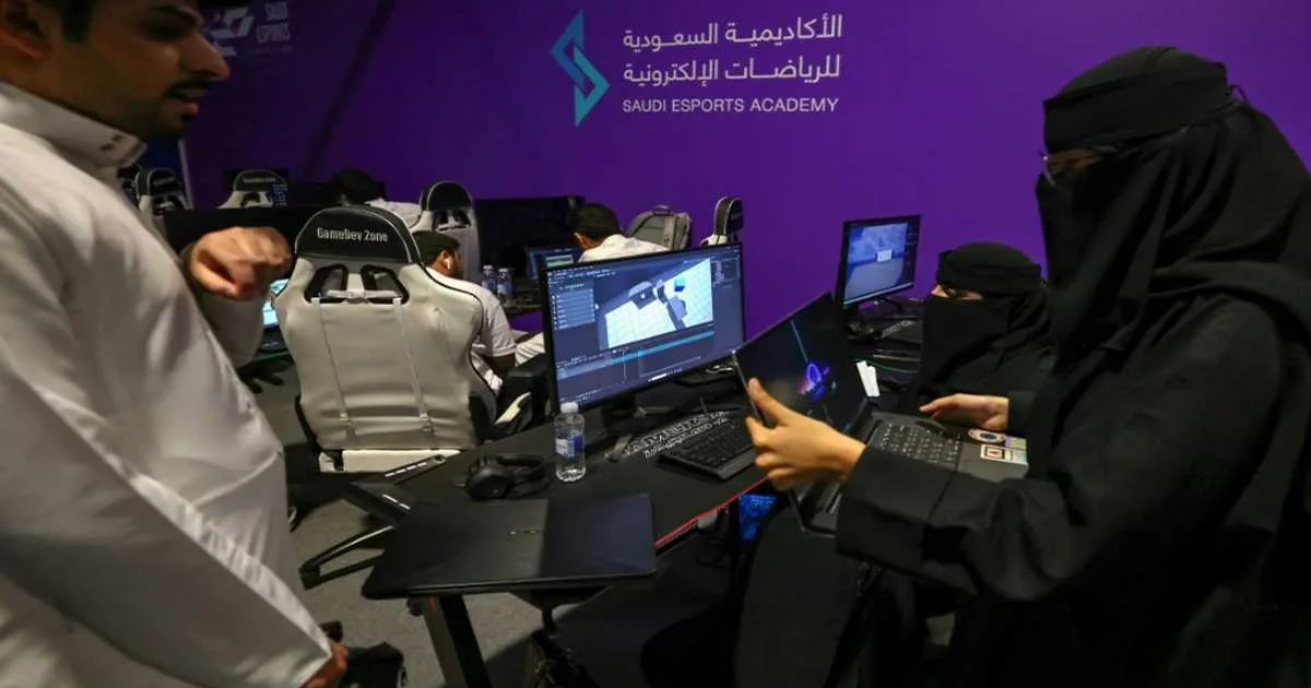 تأثير منصات الترفيه الرقمية على العادات الاجتماعية والأنماط الأسرية في السعودية: دراسة تحليلية لاستخدام تطبيقات البث والألعاب الإلكترونية