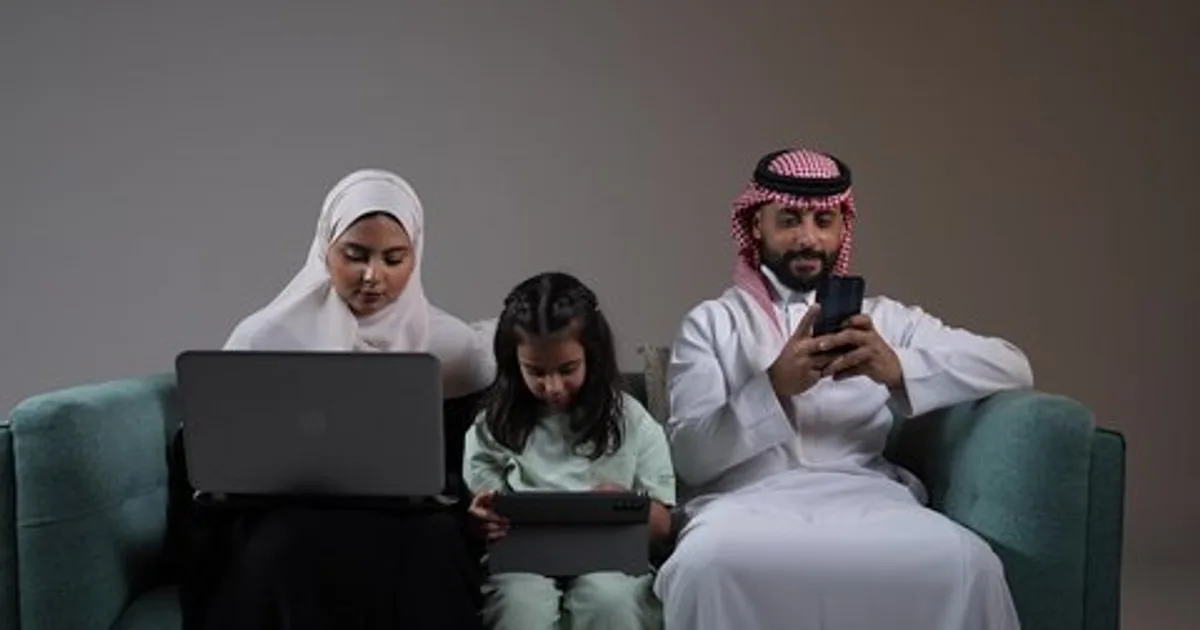 منصات الترفيه الرقمية في السعودية: من العزلة الرقمية إلى تفاعل أسري جديد