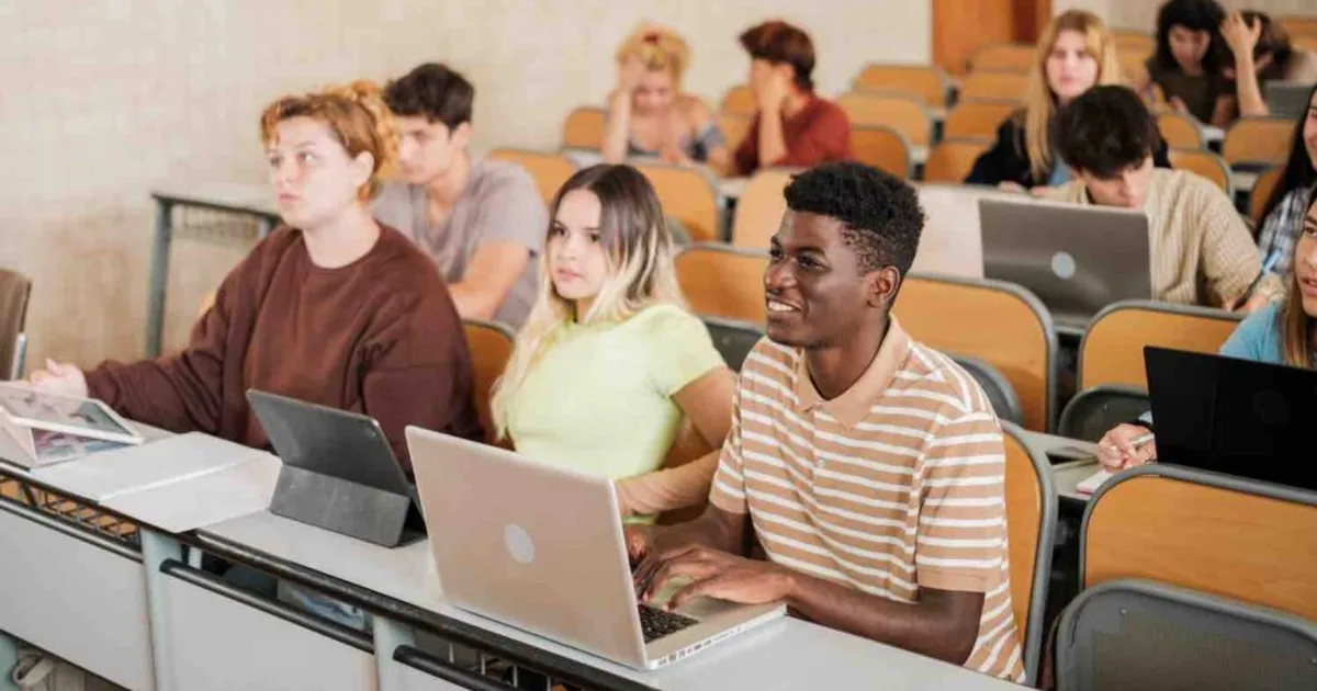 إطلاق منصة وطنية للتعليم المدمج تجمع بين التعلم عن بعد والحضوري في الجامعات السعودية