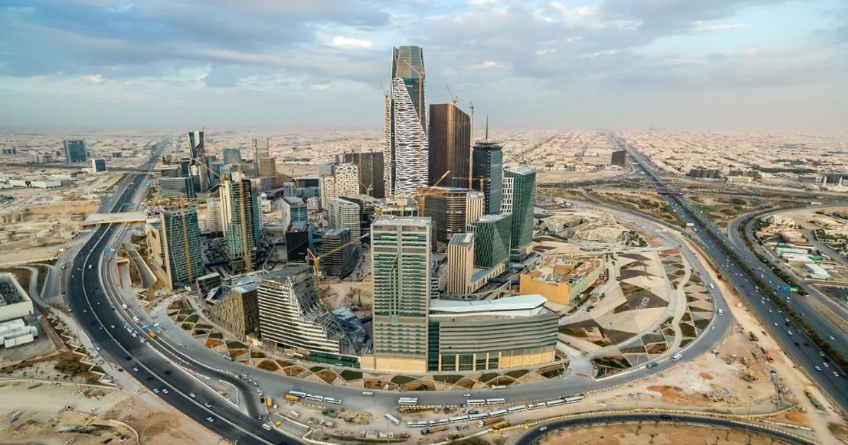 توسع الاستثمار في صناديق الاستثمار العقاري المتداولة (REITs) السعودية: فرص نمو غير مسبوقة في قطاع العقارات التجارية والسكنية ضمن رؤية 2030