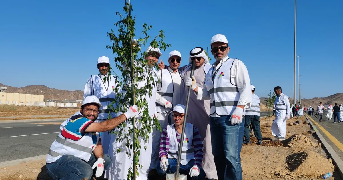 السعودي Green Initiative Plants 100 Million Trees