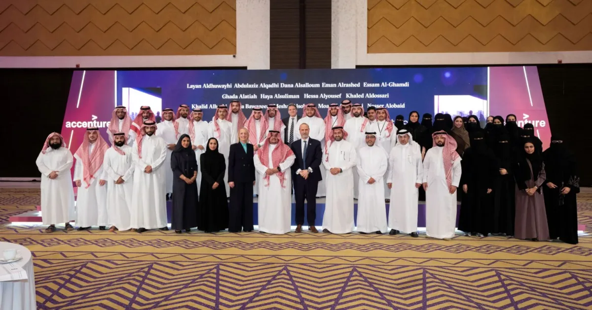 السعودية تطلق برنامج 'الابتعاث الوظيفي' بالشراكة مع 50 شركة كبرى لتأهيل 20 ألف خريج في التخصصات الهندسية والتقنية