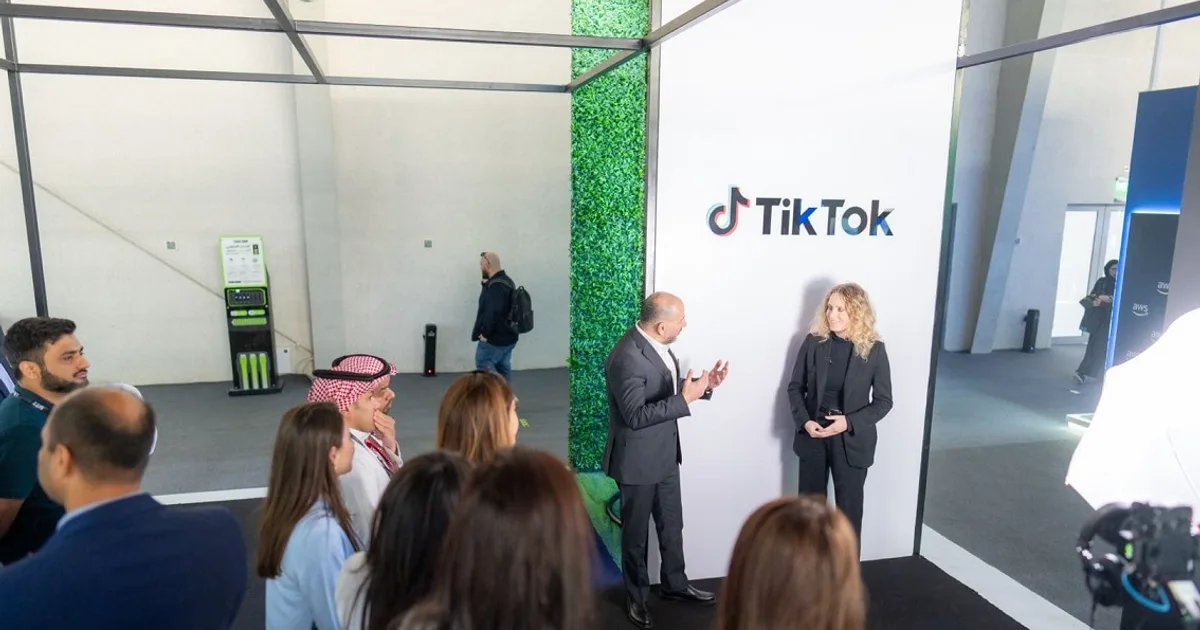 تيك توك ويوتيوب شورتس: كيف يعيدان تشكيل سلوك المستهلك السعودي في 2026؟