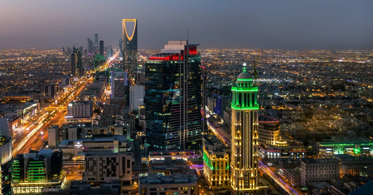 دليل شامل لبدء مشروع شركة تصميم أزياء سعودية