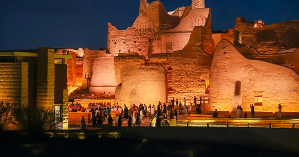 إطلاق مهرجان 'ليالي الدرعية الموسيقية' كأول مهرجان موسيقي دولي في موقع التراث العالمي بالدرعية: تحليل تأثير الفعالية على السياحة الثقافية في السعودية