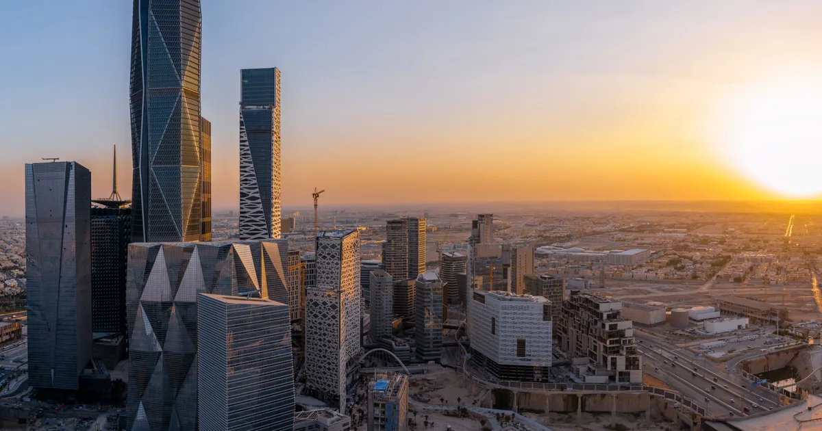 الاستثمار في السعودية 2026: كيف تصنع ثروة في ظل رؤية 2030؟ - صقر الجزيرة