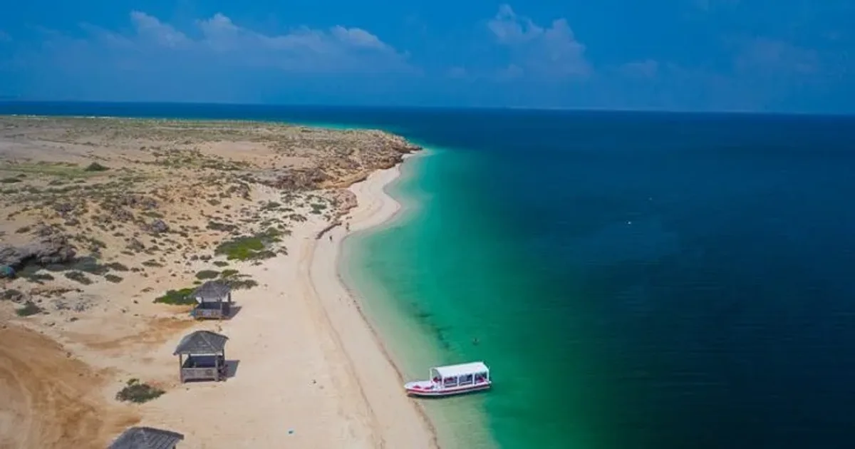 افتتاح أول منتجع سياحي صحي في جزر فرسان: نقلة نوعية في السياحة البيئية والترفيهية السعودية وتأثيره على تنويع الاقتصاد ضمن رؤية 2030