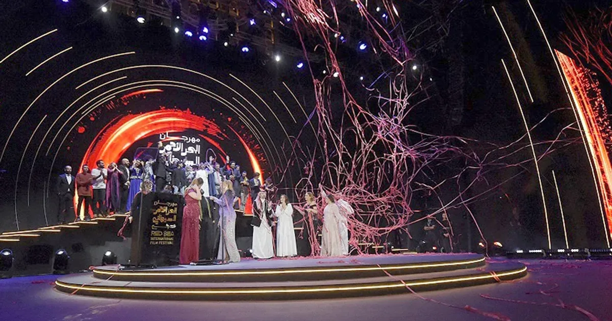 ظاهرة 'الكثيري' في السعودية: تحولات ثقافة الشباب بين الترفيه والتقليد في 2026