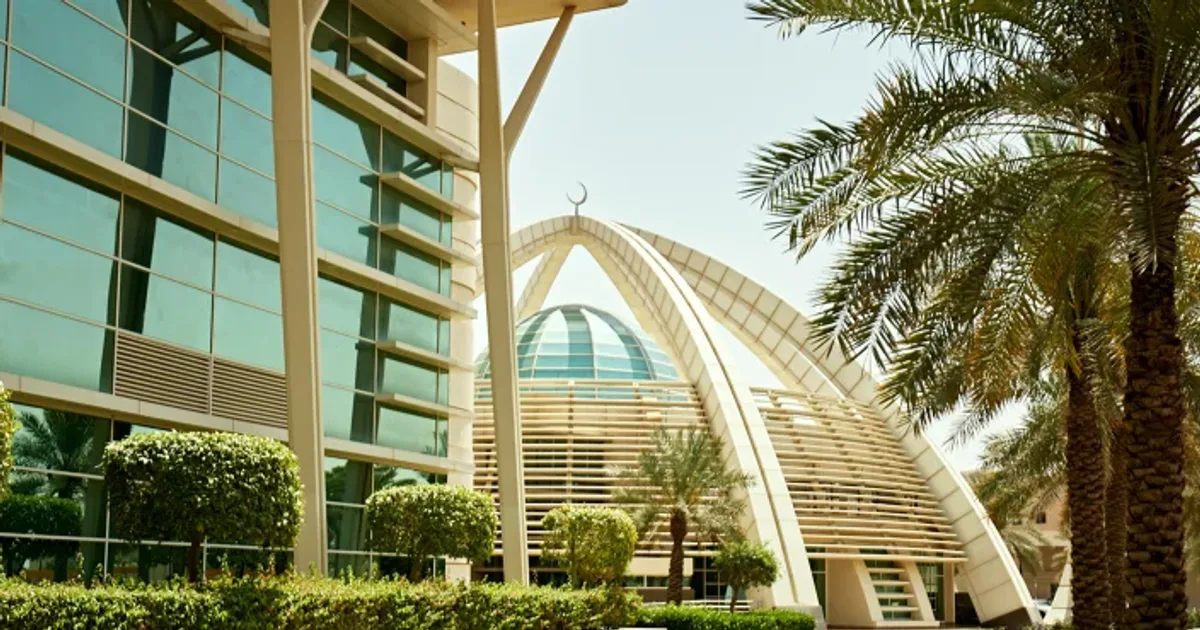 توسع صناديق الاستثمار العقاري المتداولة (REITs) في السوق السعودي: فرص وتحديات الاستثمار في الأصول العقارية المتخصصة