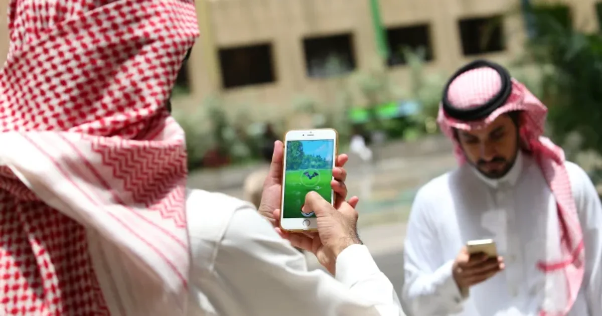 تأثير منصات التواصل الاجتماعي على الهوية الثقافية السعودية: بين الأصالة والانفتاح في 2026