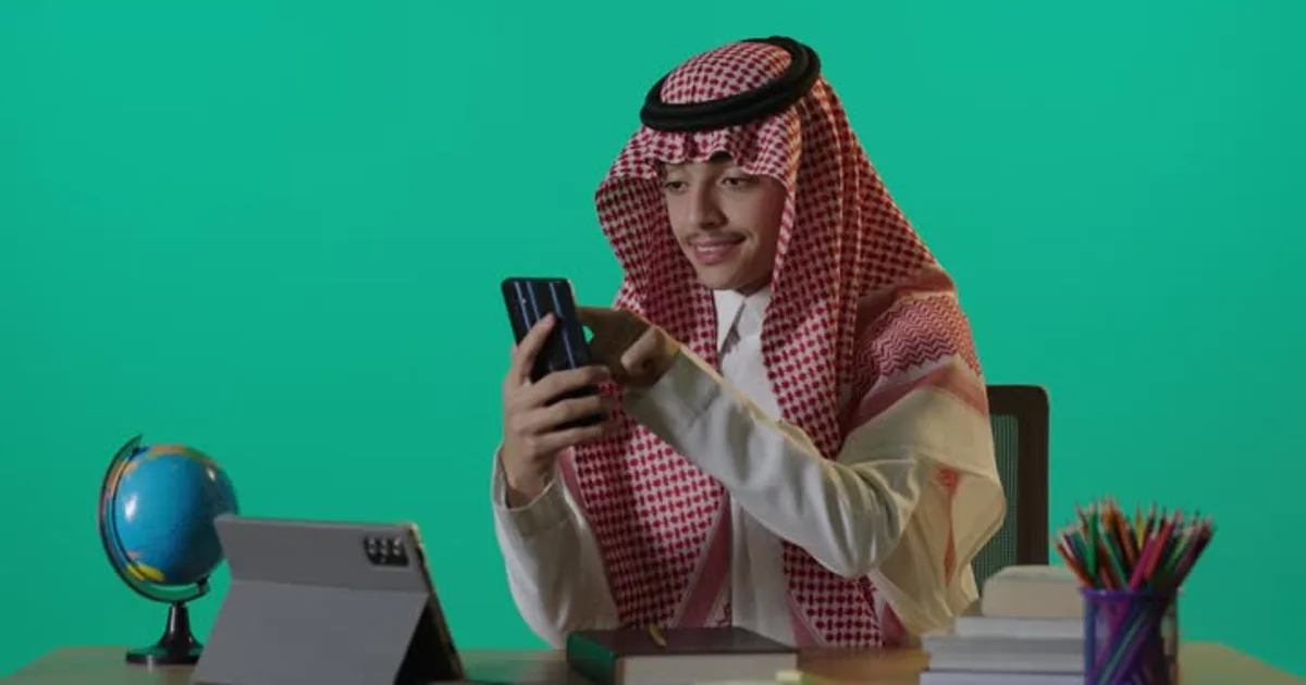 منصات التواصل الاجتماعي والهوية الثقافية السعودية: بين العولمة والخصوصية في 2026