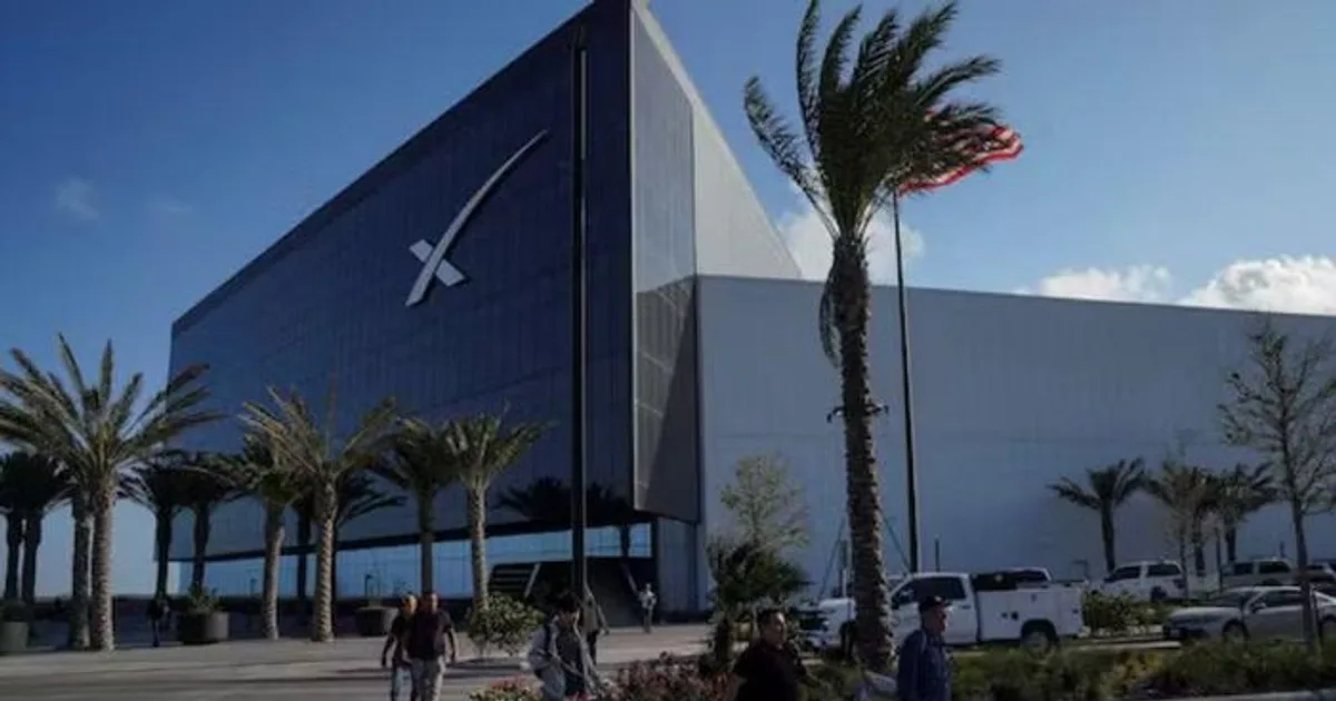 صندوق الاستثمارات العامة السعودي يستحوذ على حصة في SpaceX: توسيع محفظة الفضاء والاتصالات