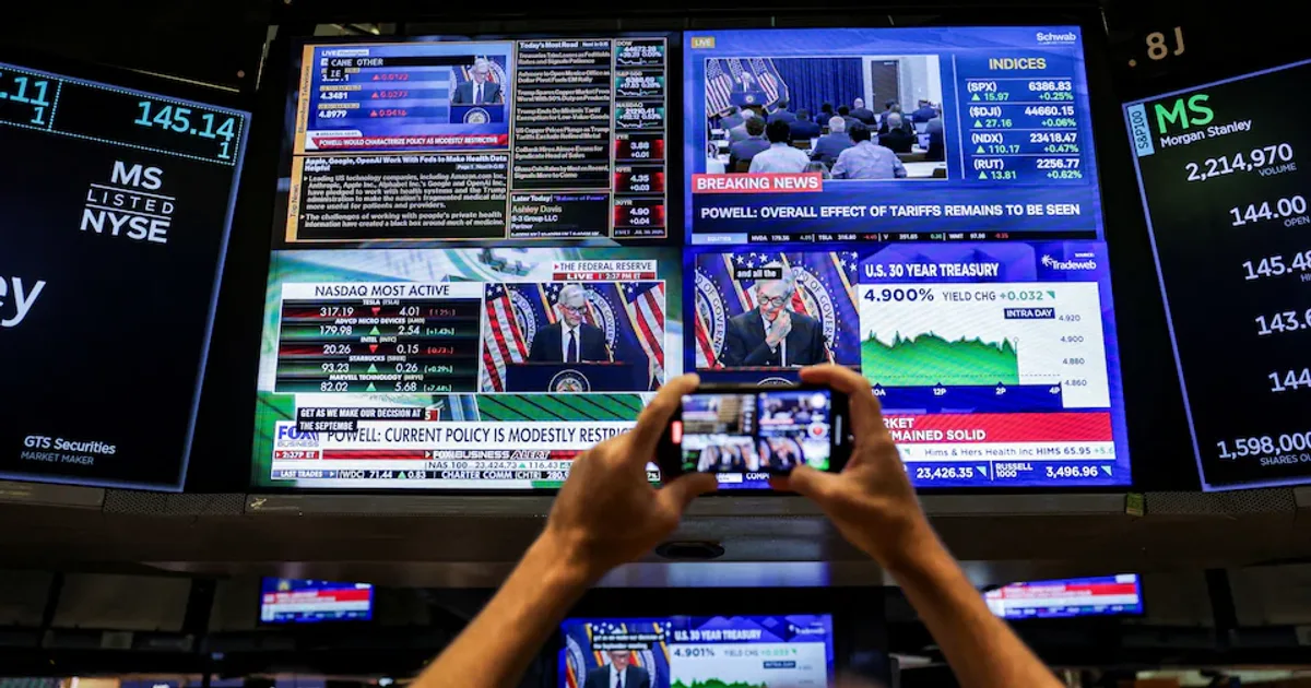 تأثير ارتفاع أسعار الفائدة العالمية على الاستثمارات الأجنبية المباشرة في السعودية 2026: بين جاذبية رؤية 2030 وتحديات التمويل