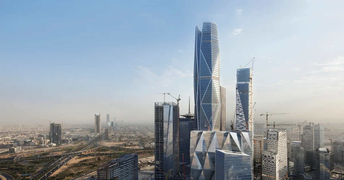 صندوق الاستثمارات العامة السعودي: استراتيجيات التنويع والاستثمار في الأسواق الناشئة 2026 — دليل شامل