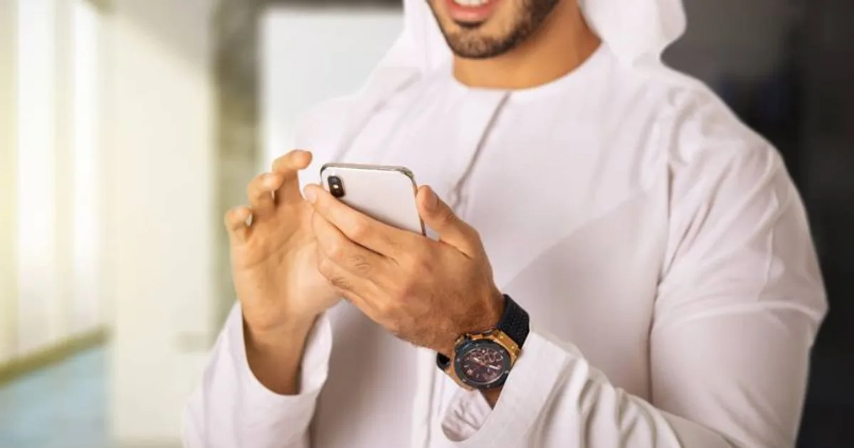 تأثير منصات التجارة الاجتماعية على سلوك المستهلك السعودي: دراسة تحليلية لانفجار التسوق عبر وسائل التواصل في 2026