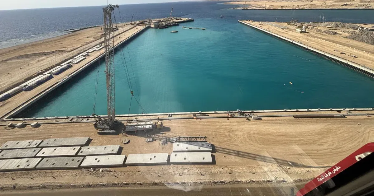 مشروع ذا لاين في نيوم: تحديات التنفيذ وآفاق التحول الحضري في 2026