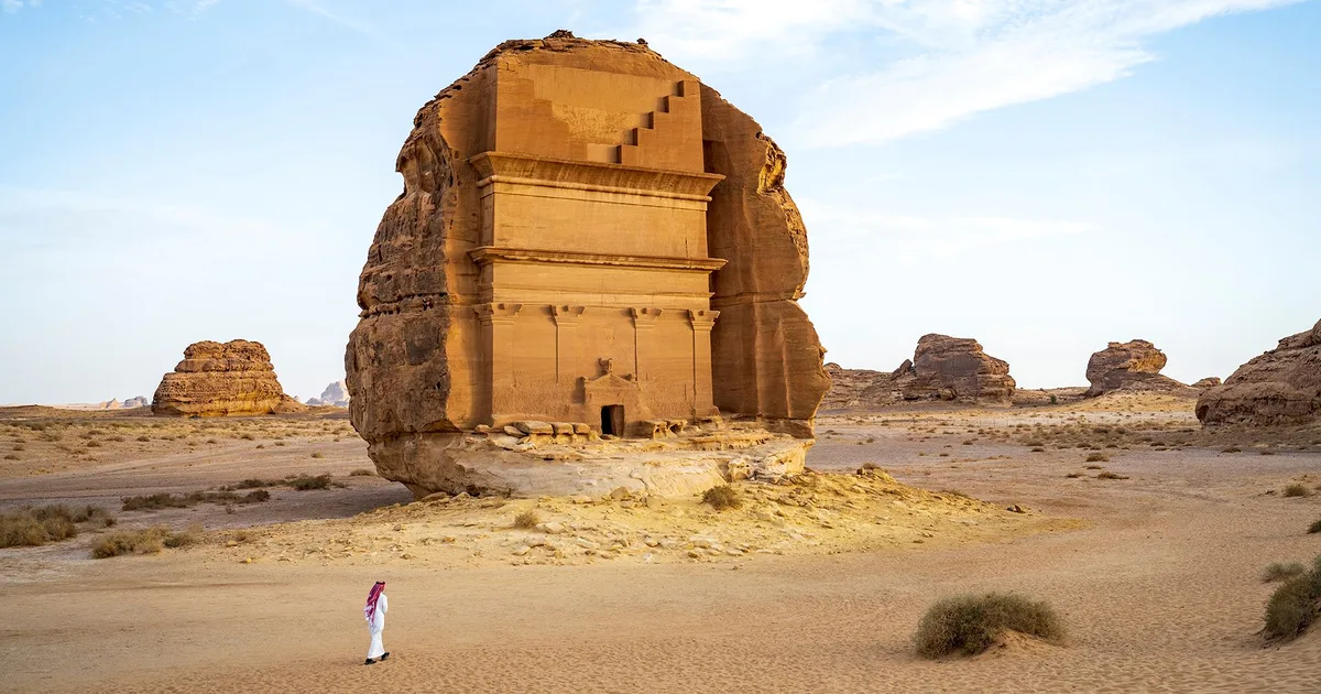 السياحة التراثية في العلا: كيف أصبحت محافظة العلا وجهة سياحية عالمية بفضل مشاريع الترميم والفعاليات الثقافية