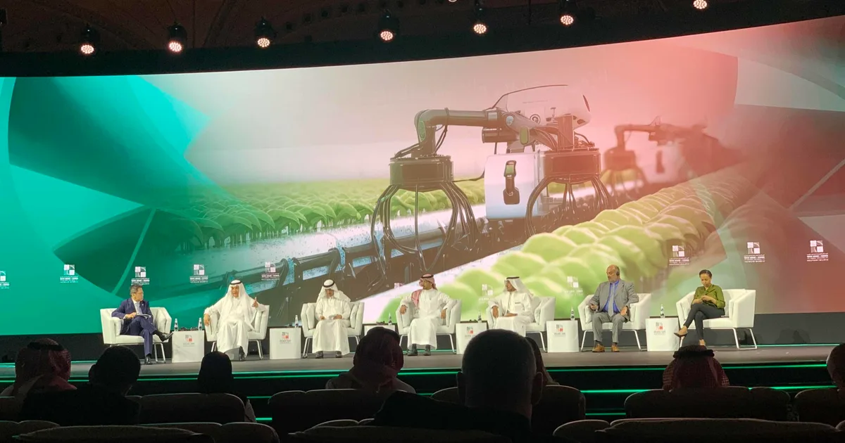 استثمارات الصناديق السيادية السعودية في مشاريع الذكاء الاصطناعي الزراعي في أمريكا اللاتينية: شراكات استراتيجية لتعزيز الأمن الغذائي وتصدير التقنيات الذكية