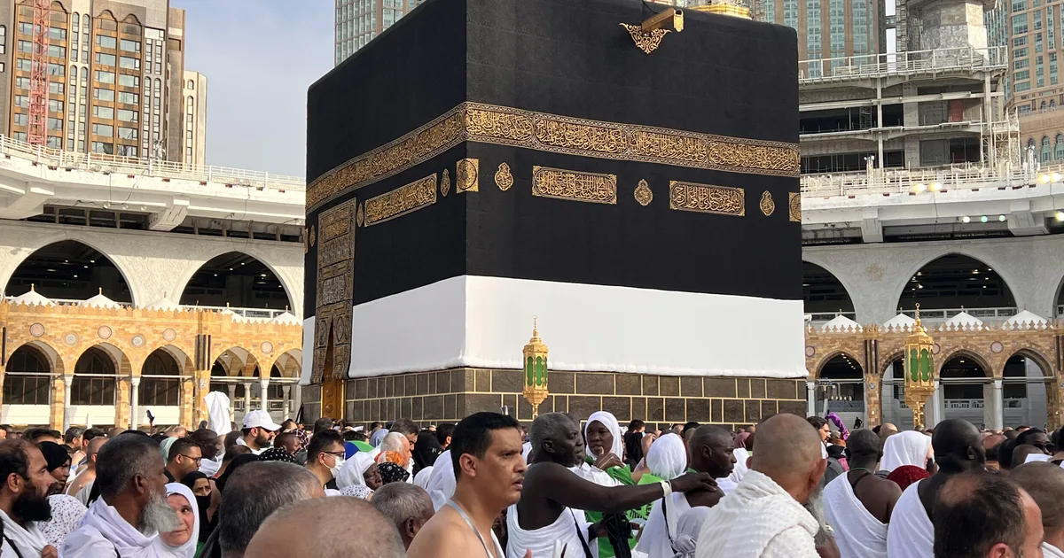 الواقع المعزز في الحج والعمرة 2026: كيف تحولت التجربة الروحية بتقنيات المستقبل؟ - صقر الجزيرة
