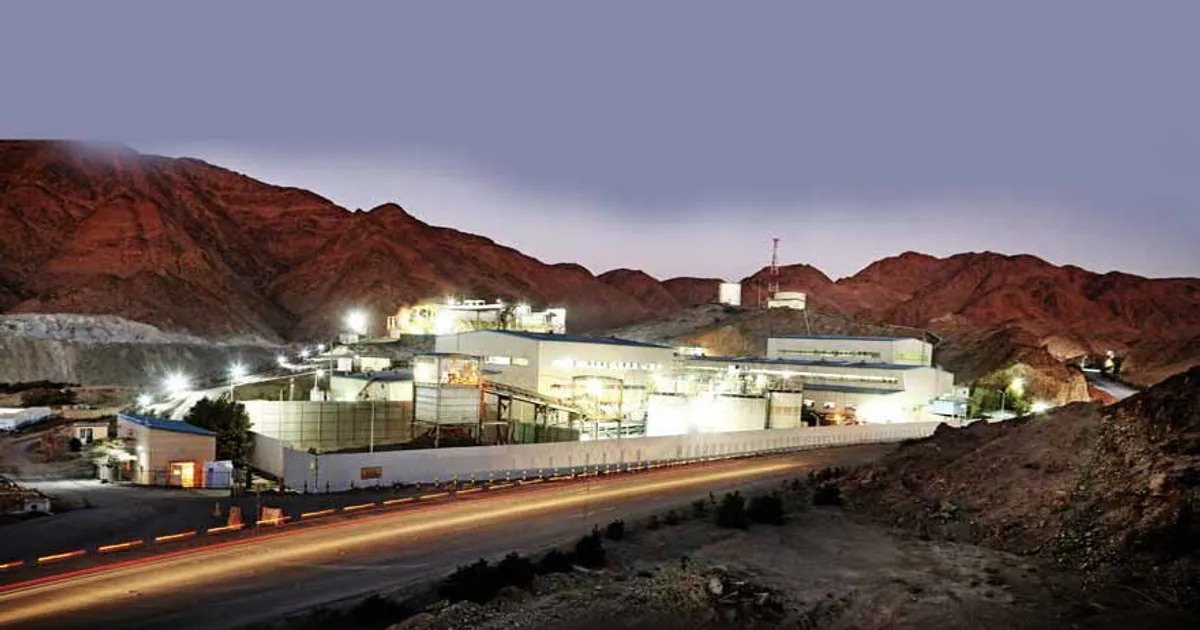 الاستثمار في قطاع التعدين السعودي بعد اكتشاف مناجم جديدة للنحاس والزنك: تحليل للفرص والتحديات ضمن رؤية 2030