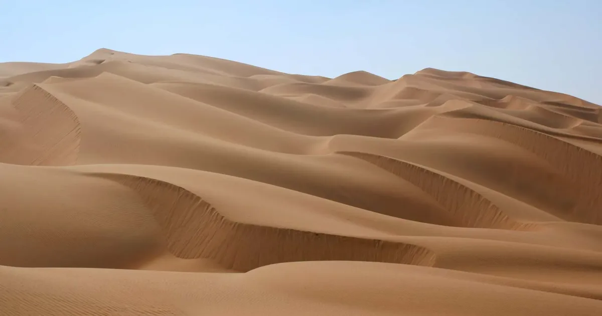 السعودية تستثمر 20 مليار دولار في مشروع ضخم للطاقة الشمسية بالربع الخالي