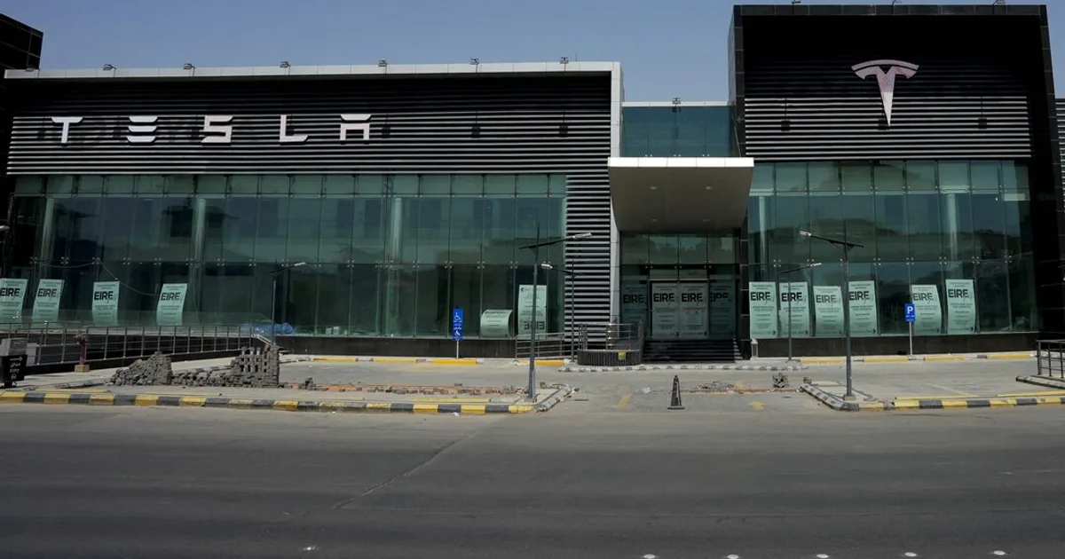 صفقة تاريخية: صندوق الاستثمارات العامة السعودي يستحوذ على 30% من تسلا وتأثيرها على صناعة السيارات الكهربائية
