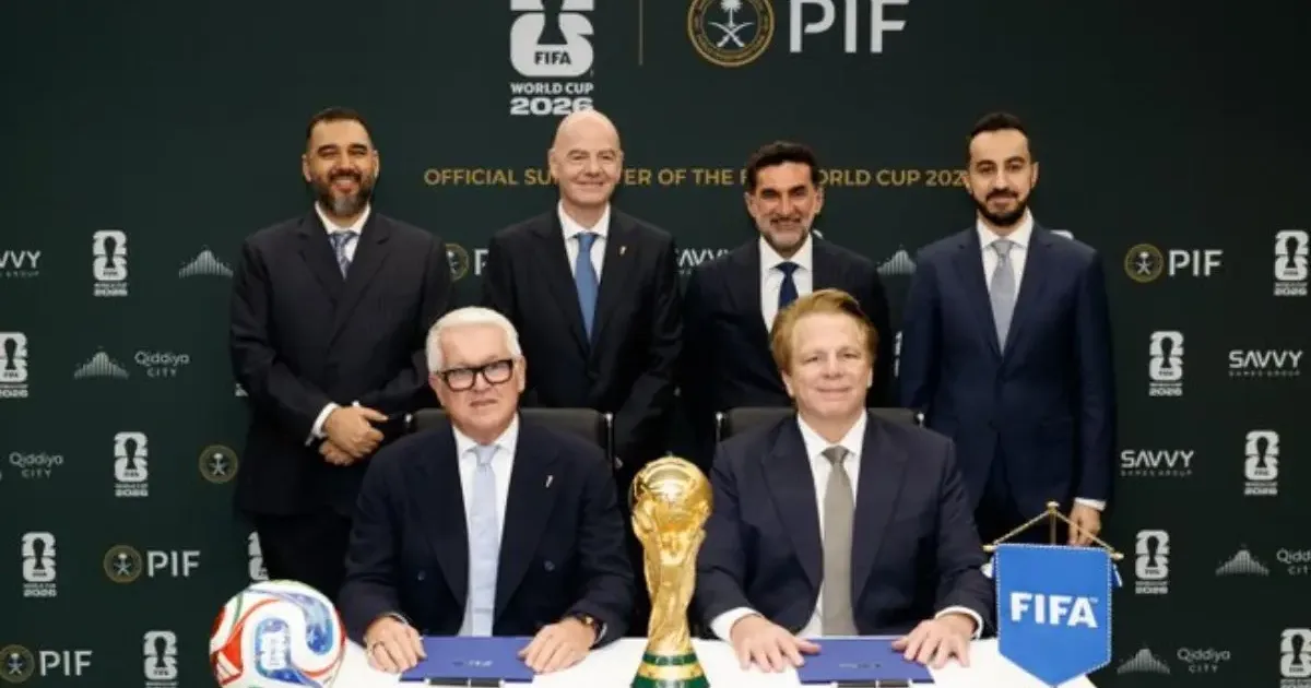 صندوق الاستثمارات العامة السعودي يسيطر على الدوري الإنجليزي الممتاز 2026: استحواذات ضخمة تغير خريطة كرة القدم العالمية