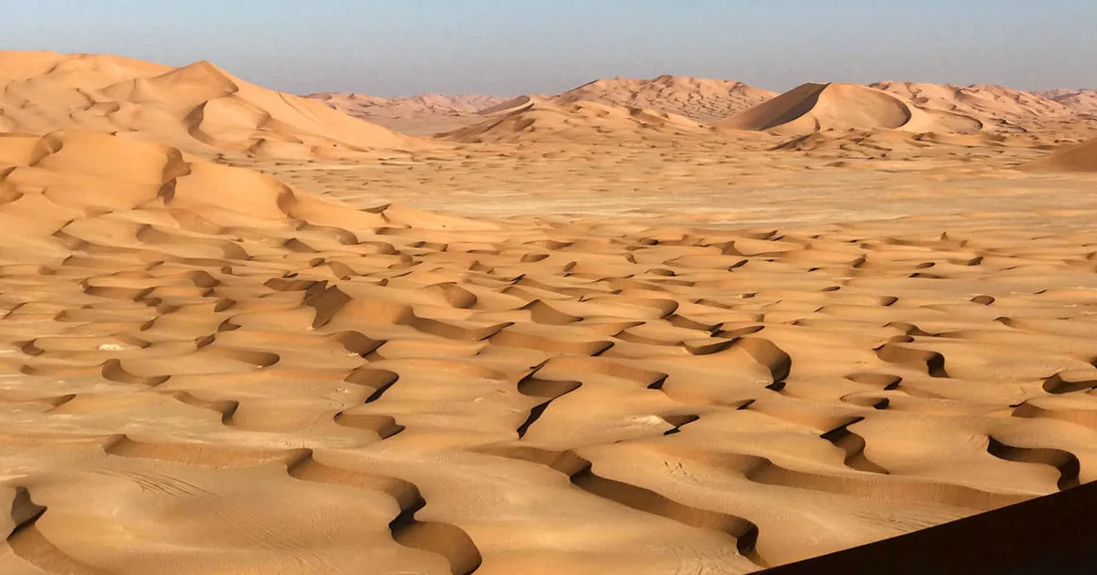 صندوق الاستثمارات العامة يطلق مشروع طاقة متجددة بقدرة 50 جيجاواط في الربع الخالي
