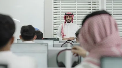 كيف تعمل برامج الشهادات المزدوجة في السعودية؟