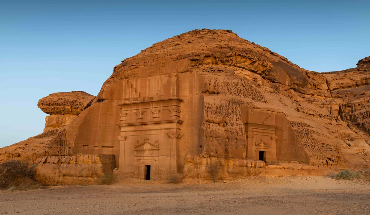 ما هو تأثير العمل عن بُعد على العلاقات الأسرية في السعودية؟