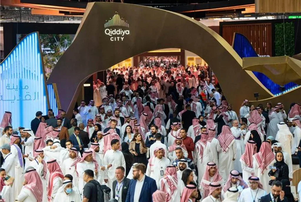 لماذا يثق المستهلكون السعوديون بتوصيات المؤثرين العقاريين؟
