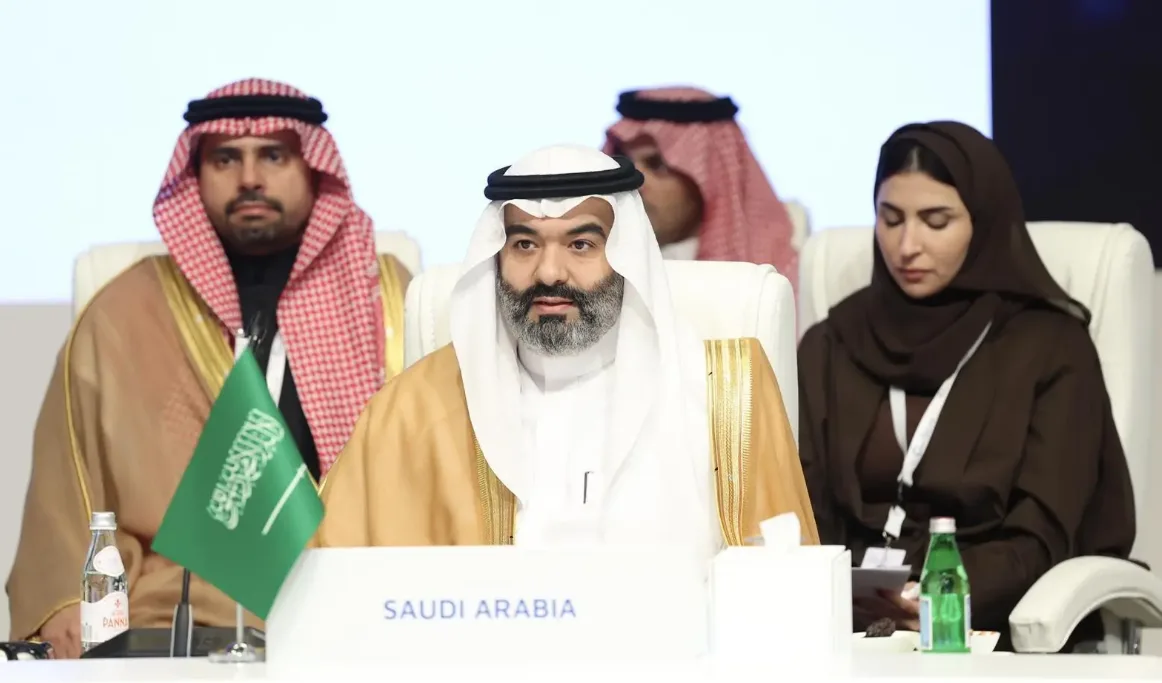 ما هو المركز الوطني للذكاء الاصطناعي التوليدي وما أهدافه؟