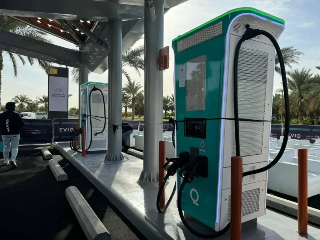 ما هي أبرز تحديات البنية التحتية للمركبات الكهربائية في السعودية؟