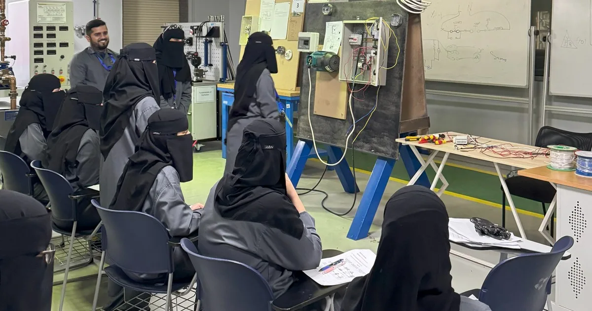 كيف سيعالج الإصلاح الفجوة بين مخرجات التعليم وسوق العمل؟