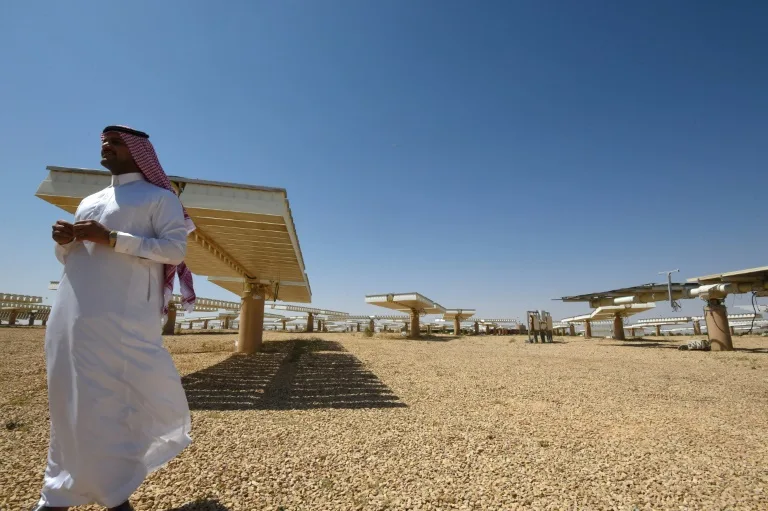 ما هي تفاصيل الاتفاقية التاريخية لتحويل الطاقة الشمسية إلى هيدروجين أخضر؟