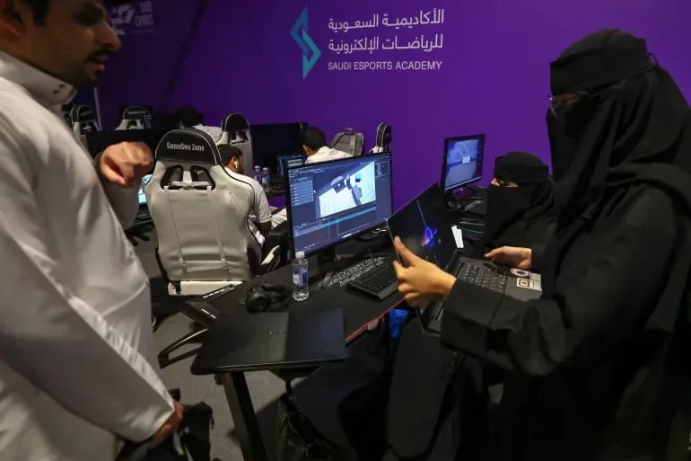 ما هو اقتصاد الترفيه الإلكتروني وكيف أصبح قاطرة النمو في السعودية؟