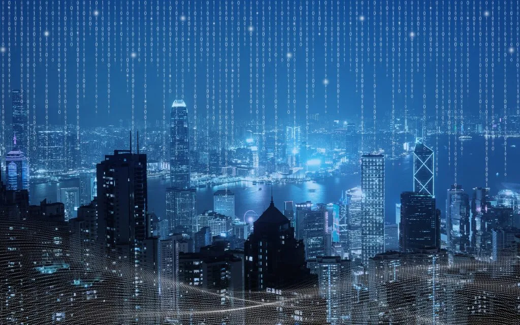 ما هي المخاطر السيبرانية الرئيسية التي تهدد أنظمة إنترنت الأشياء في المدن الذكية السعودية؟