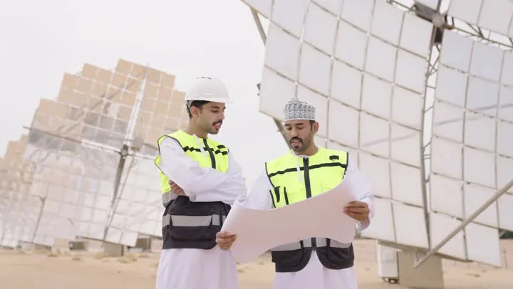 كيف تعمل الشراكات بين الكليات التقنية السعودية والشركات العالمية؟
